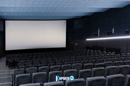 Кінокомплекс CINEPLEX