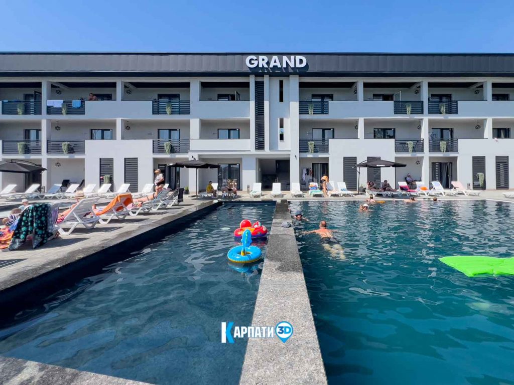 Grand
